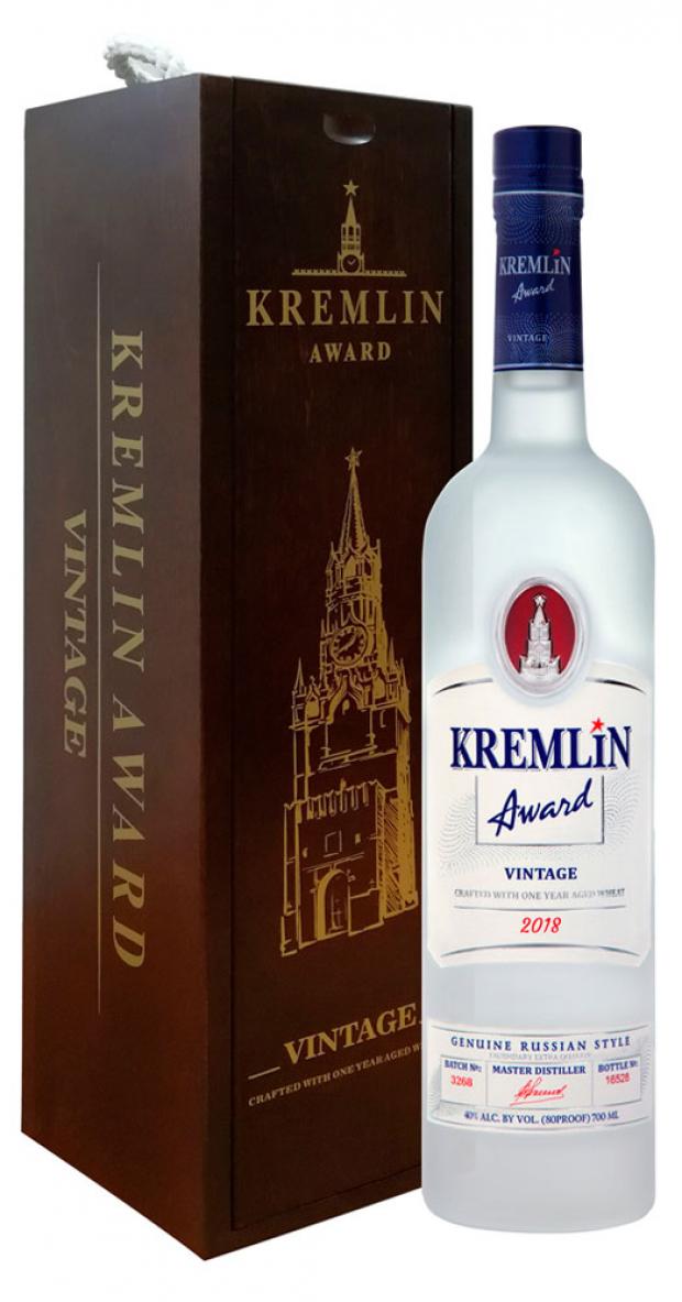 фото Водка kremlin award vintage в футляре россия, 0,7 л